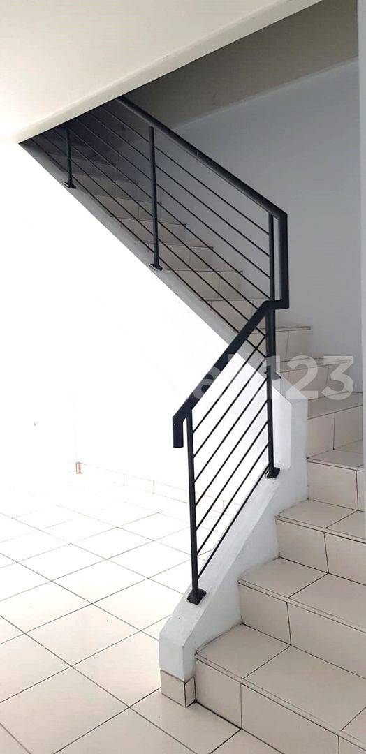 Ruko for Rent in Kota Wisata, Bogor - Convenient Location with Multiple Amenities