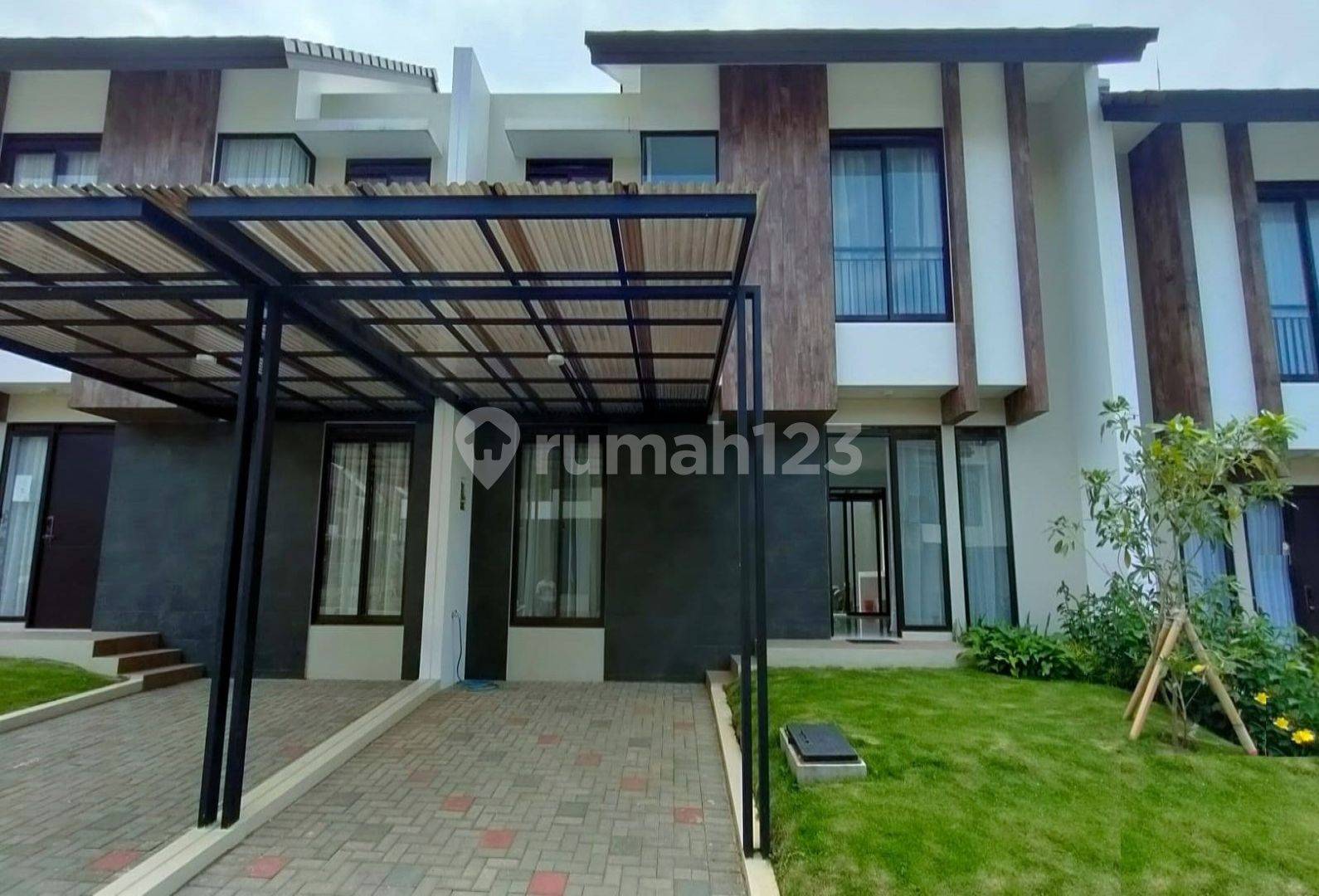 Fully Furnished 2-Story House in Strategic Location
