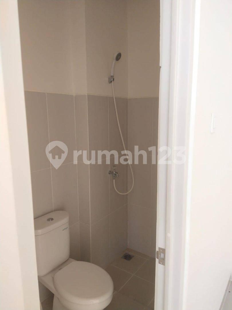 Madison Grande 2-Storey Townhouse with 2 Bathrooms