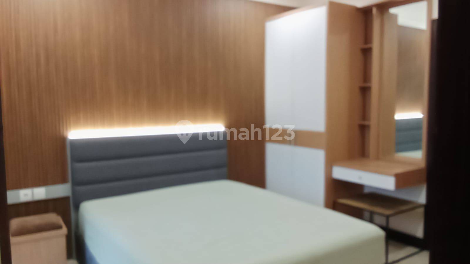 2-х комнатная квартира в Permata Hijau Suites, полностью меблирована