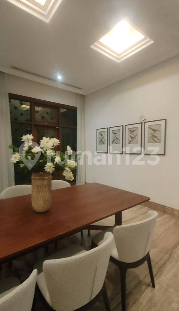 Luxurious Graha Famili House - Fully Furnished, Premium Finish