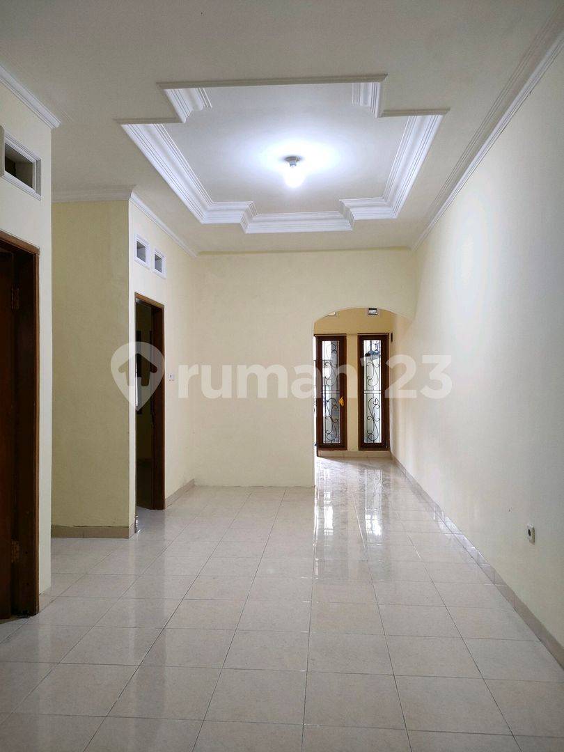 Strategic Location Near Kopo Indah 5, Accessible Area