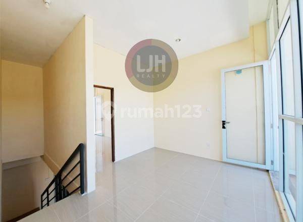 Two-Story Townhouse Near Putra Batam University