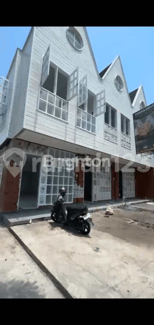Two-Story Commercial Space in Strategic Denpasar Location