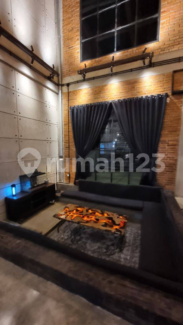 Industrial Style 3-Story House in Elite Setiabudi Area, South Jakarta