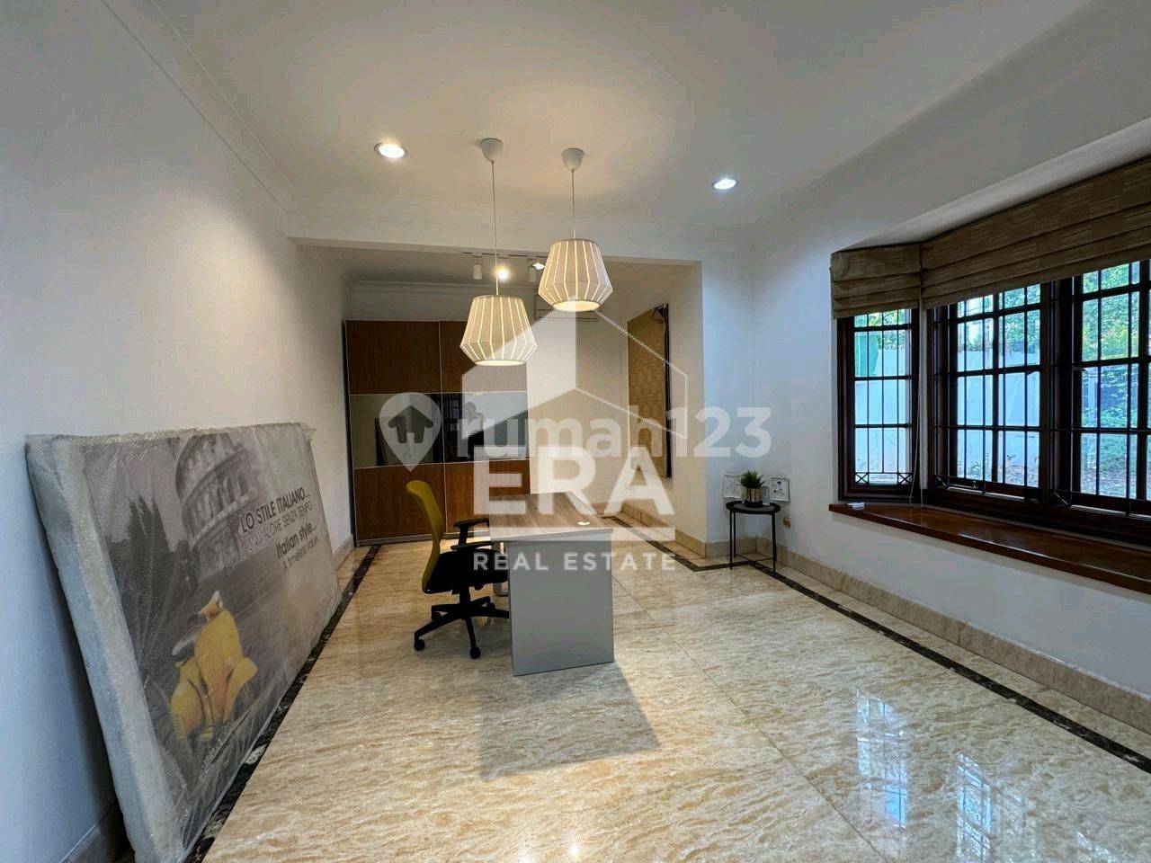Эксклюзивный дом в Pondok Hijau, Pondok Indah - рядом с торговым центром