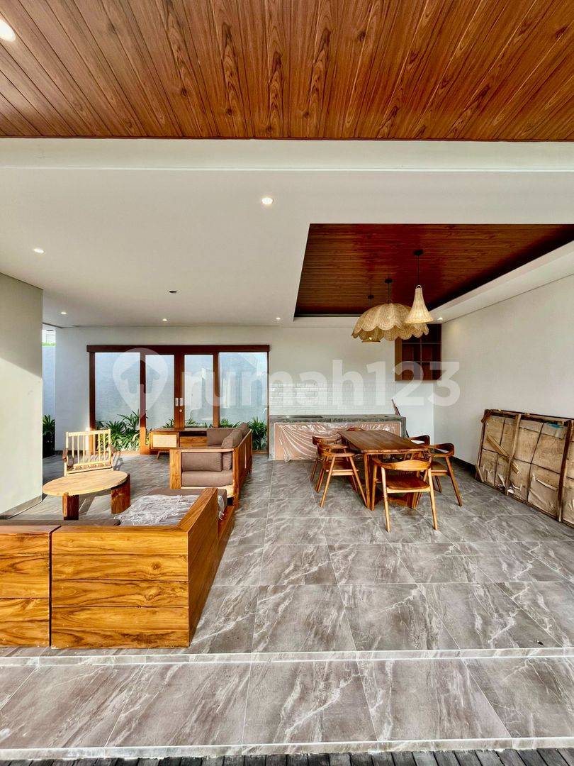 Modern Tropical Villa in Prime Seminyak Location