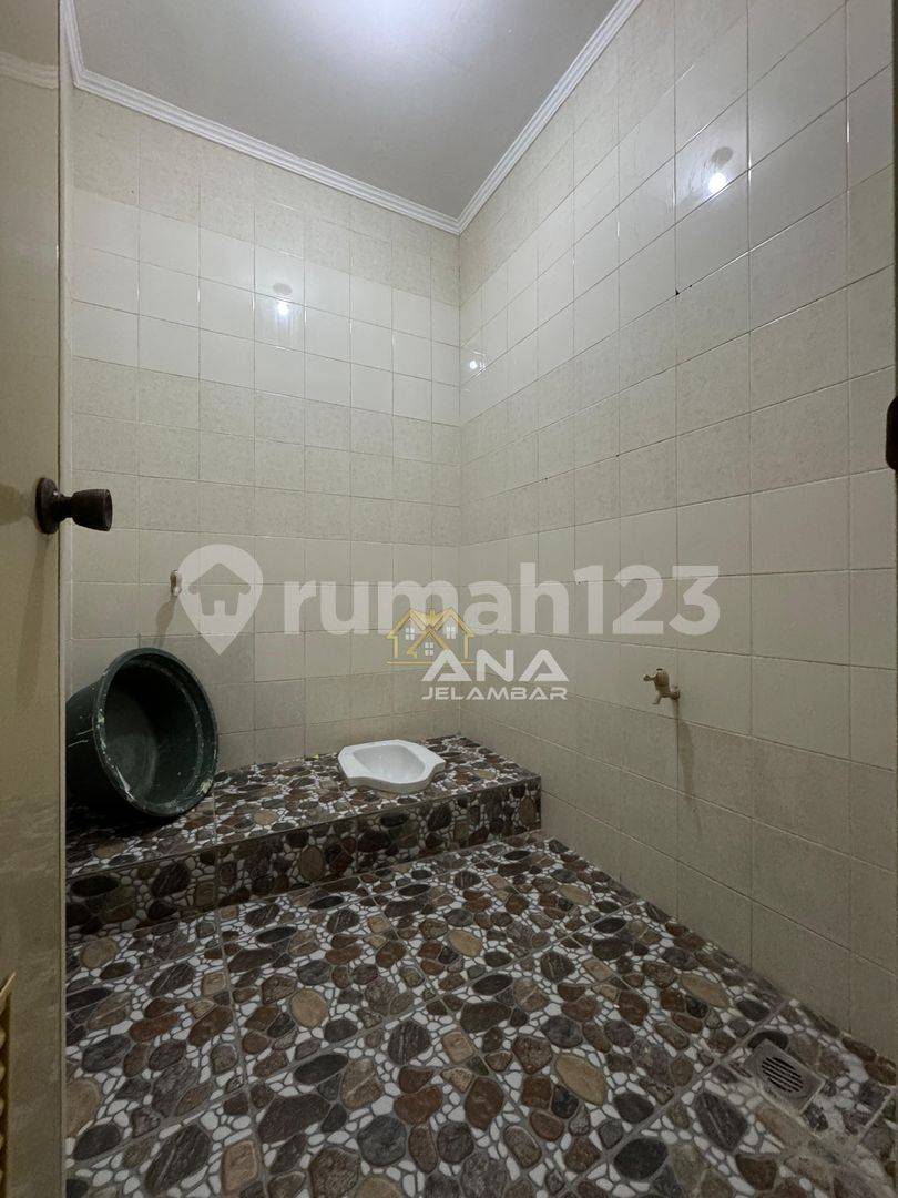 New Renovated 2-Story House in Jelambar, 6x10m, 3 Bedrooms, 2 Bathrooms