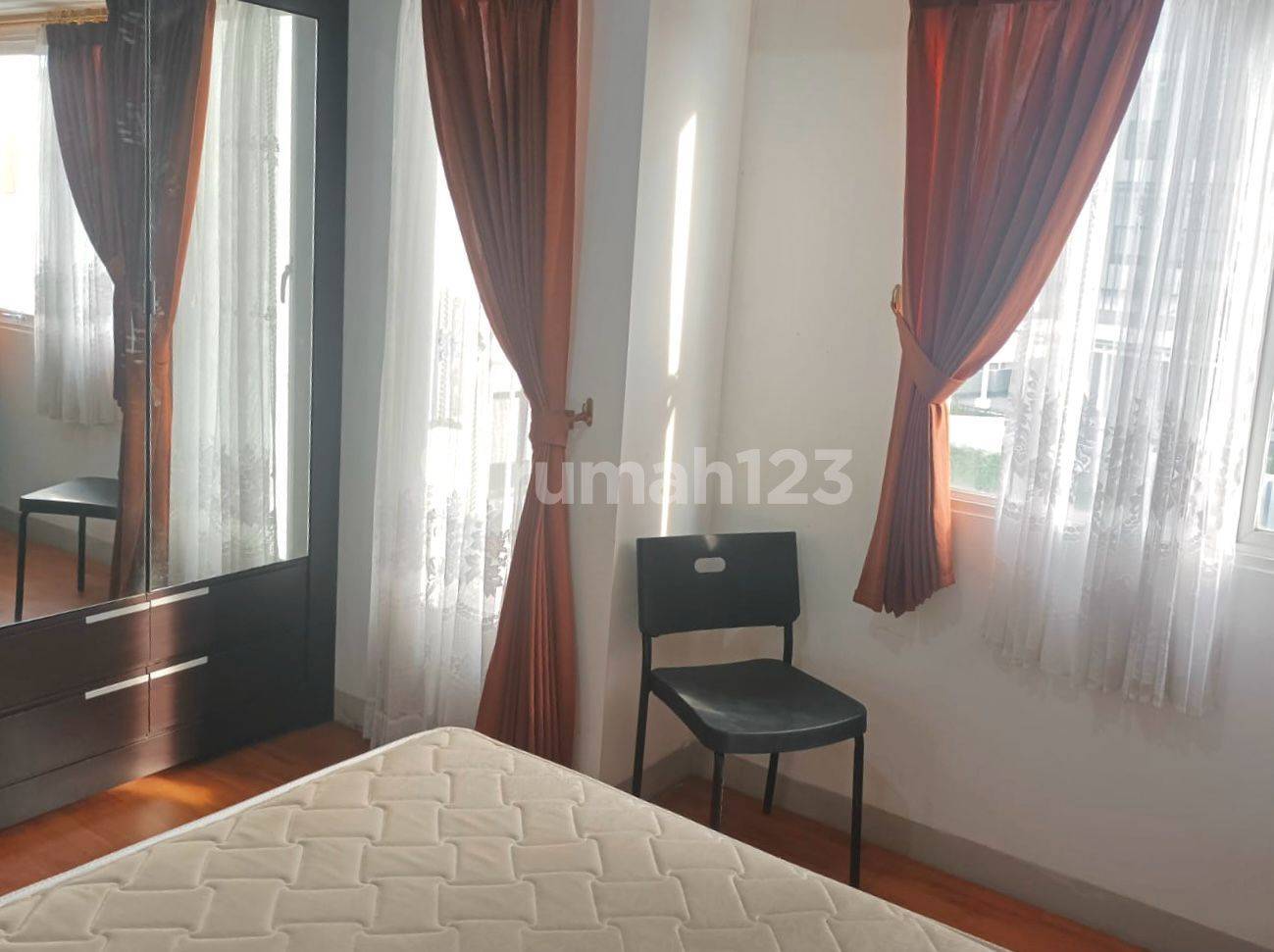 Studio Apartment on 15th Floor, Fully Furnished