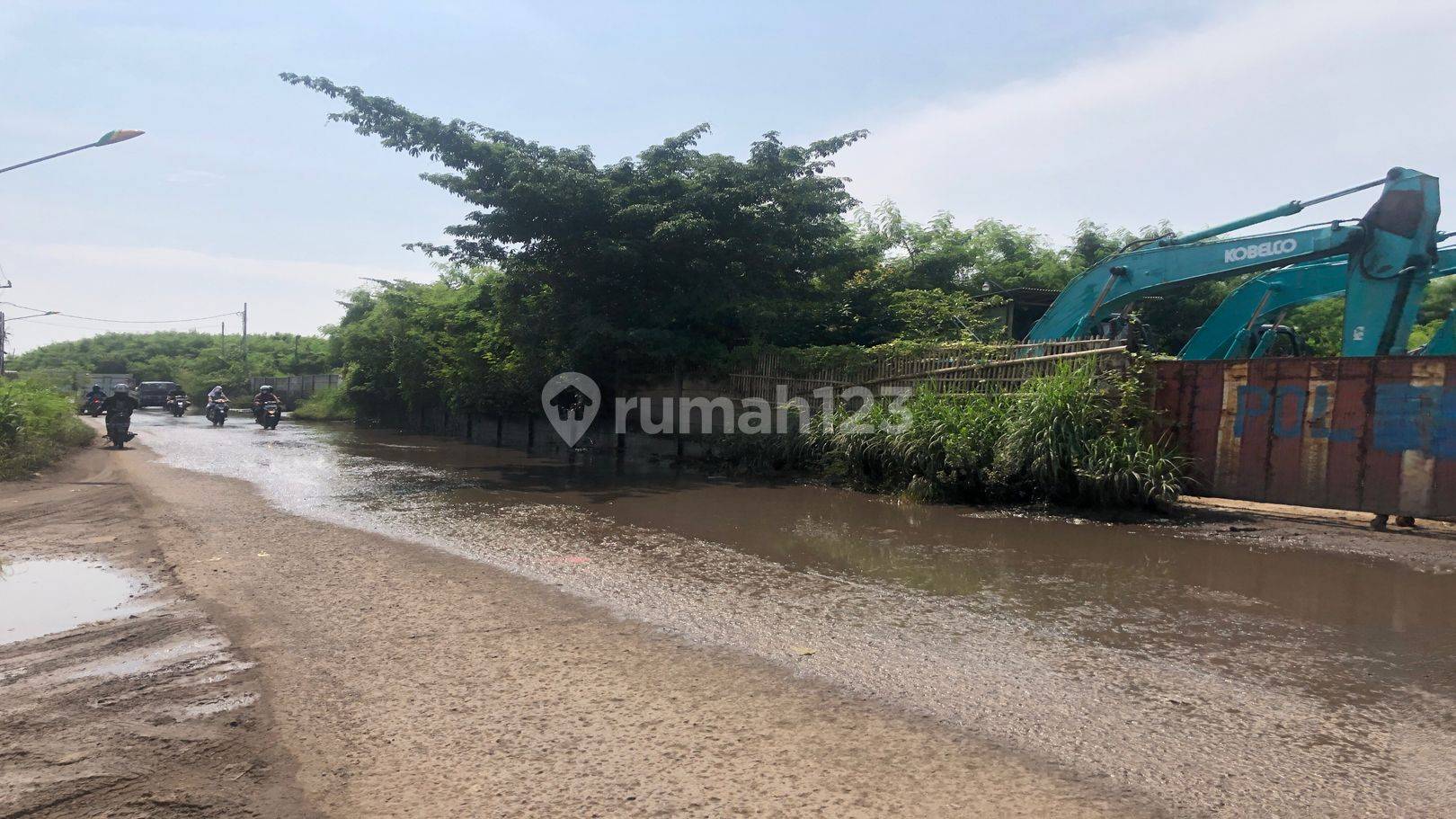 Large 3.4 Hectare Land Near Toll Gate