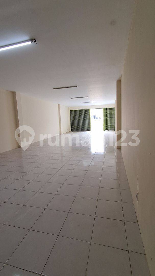 3-Story Commercial Building - Strategic Location, Newly Renovated