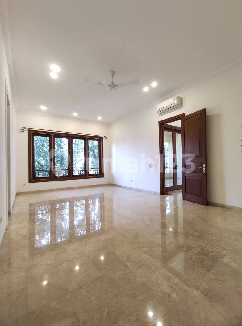 Luxurious 5-Bedroom House in Cipete with Private Pool