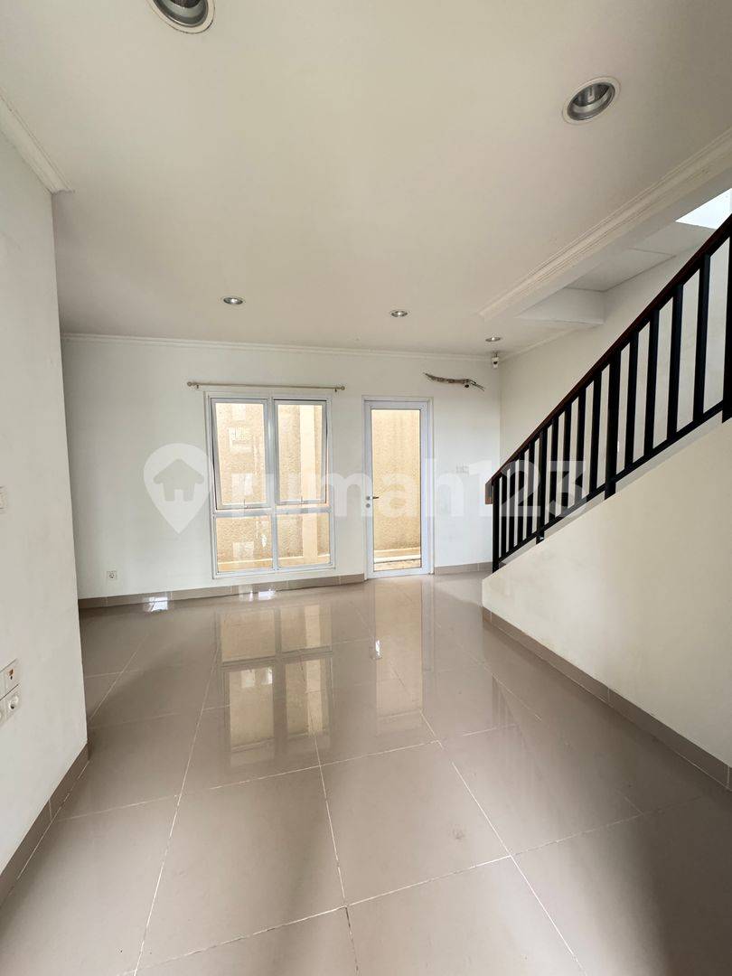 Modern 2-Bedroom Townhouse in Summarecon Serpong