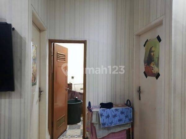Strategic City Center Location with Easy Access and Comprehensive Facilities