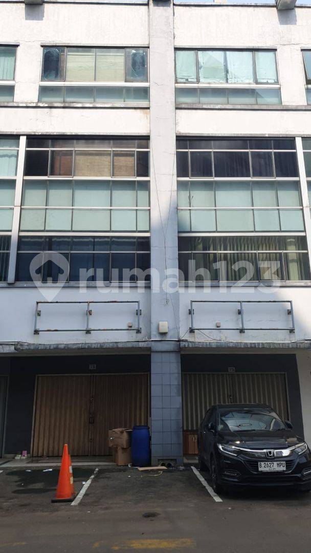 Mega Glodok Kemayoran-дағы дүкен/офис үшін коммерциялық бөлме