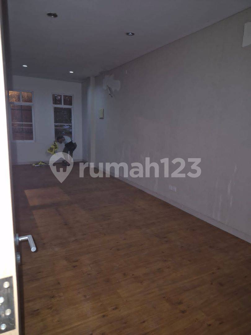 2-Level Commercial Space in Solvang, South Mission Drive, Gading Serpong