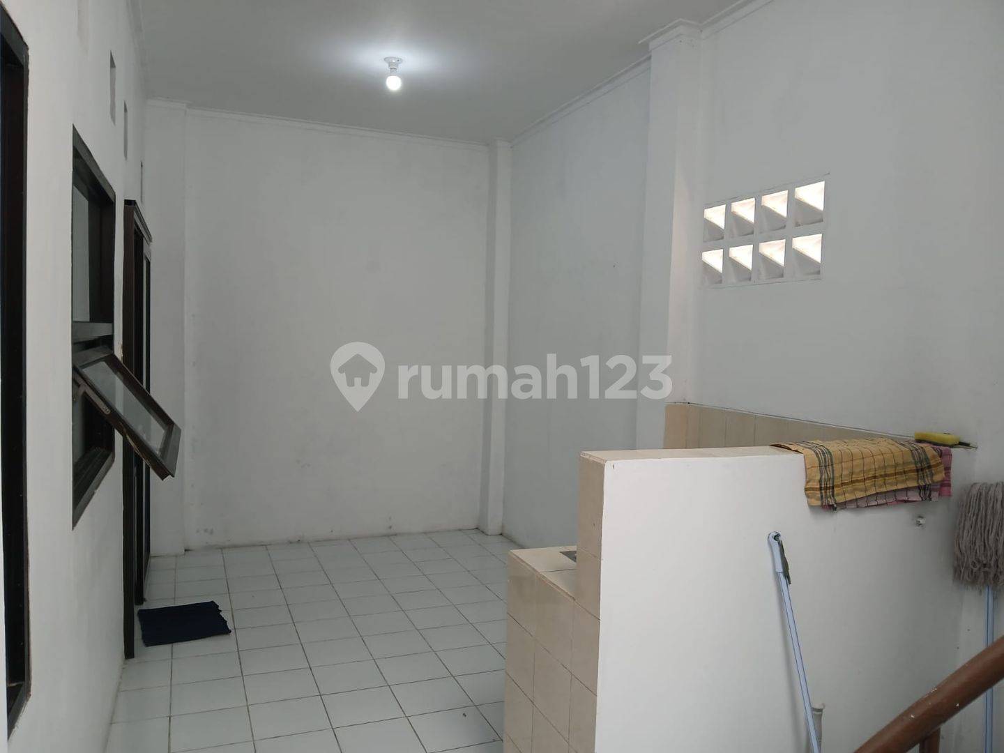 Ready to occupy house in Taman Kopo Ketapang complex