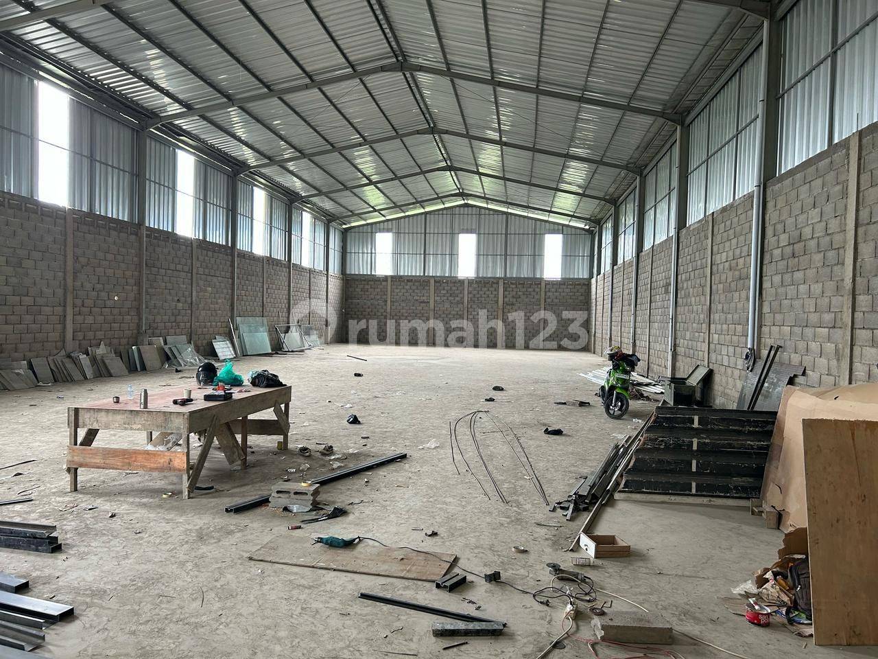 Flood-free area, negotiable price, container property