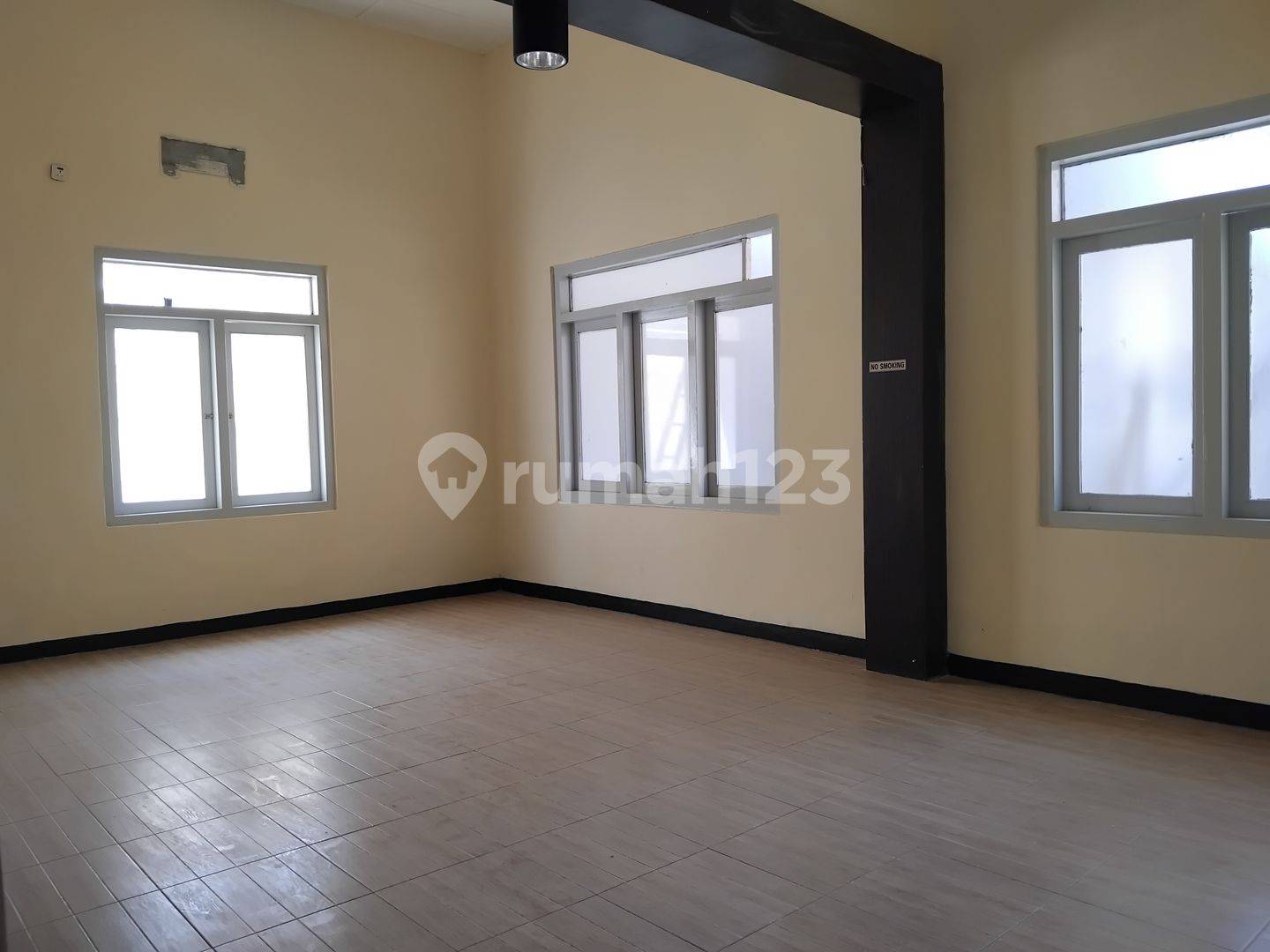 Business Space for Rent - Suitable for Cafe or Restaurant