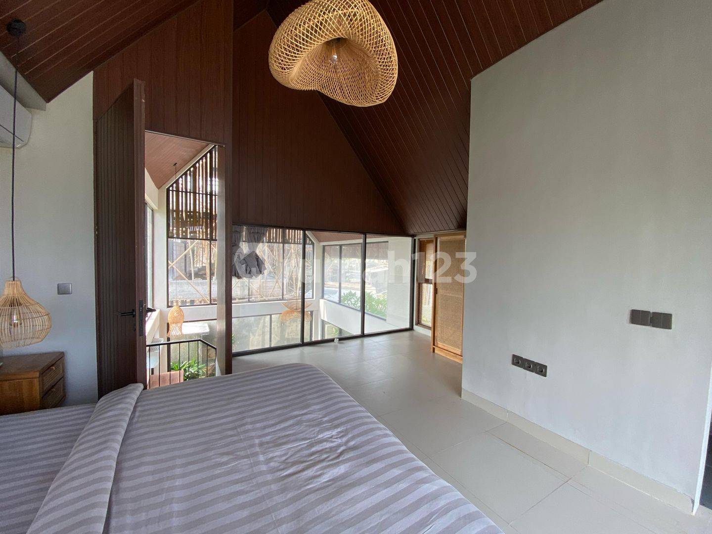 Modern 2-Bedroom Villa with Pool in Cemagi