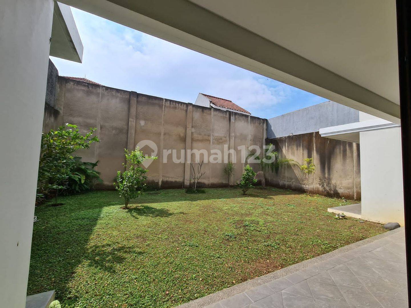 2-Story Furnished House with Valley View for Daily Relaxation