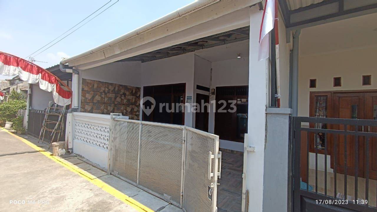 Дешевый готовый к заселению дом в Perumnas Depok 2