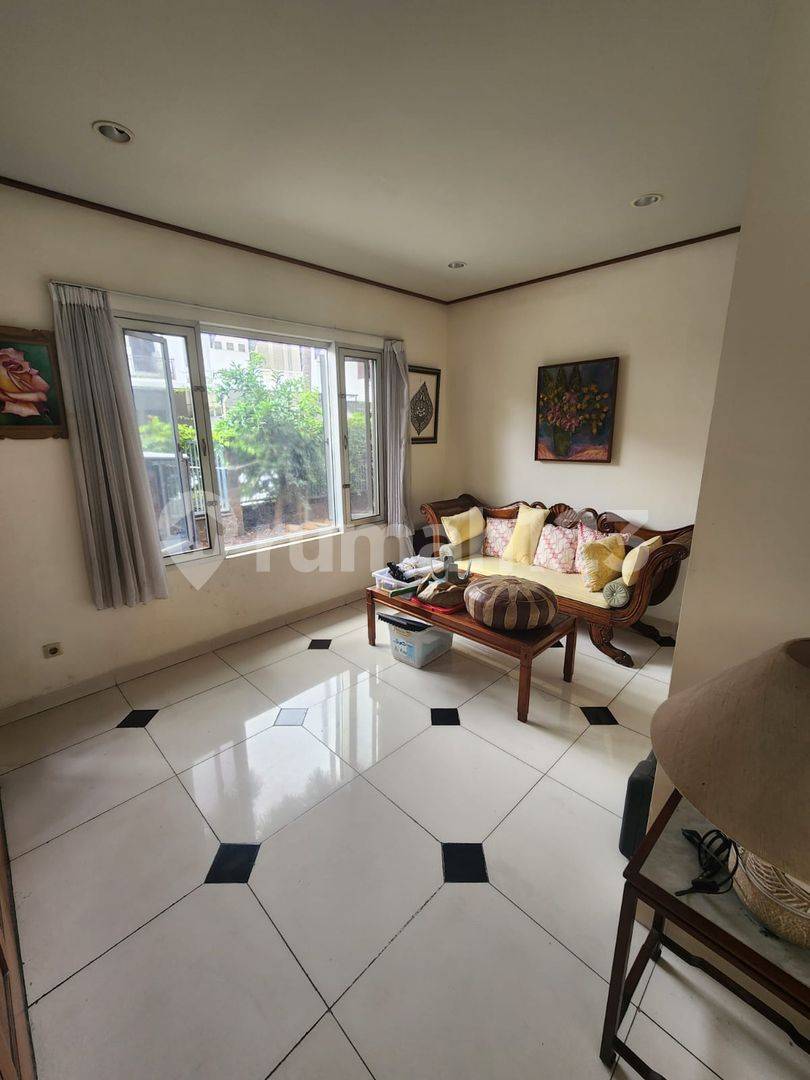 2-Story Corner House in Puri Kencana - Well-Maintained and Comfortable