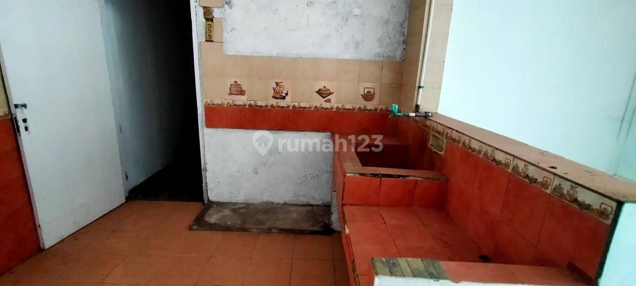 TKI House - Spacious Property with Multiple Rooms