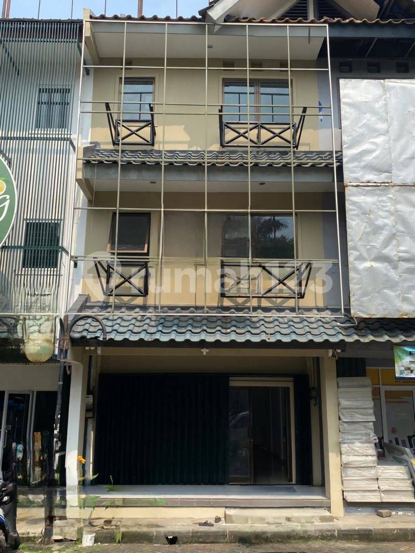 Commercial Property/Shop Near BSD Plaza in Active Area