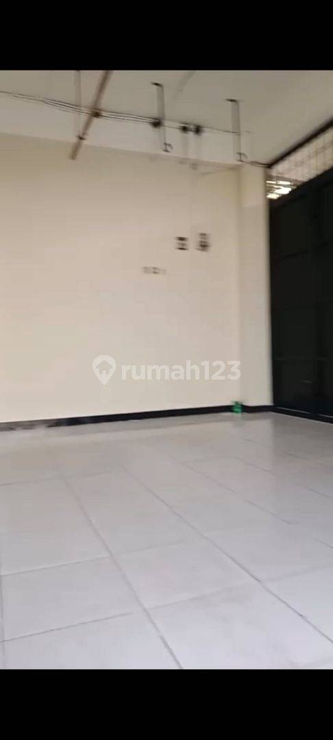 Two-story shophouse near Duri Kosambi Raya street