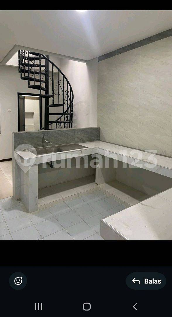 Таза, су баспайтын үй стратегиялық орналасқан жерде