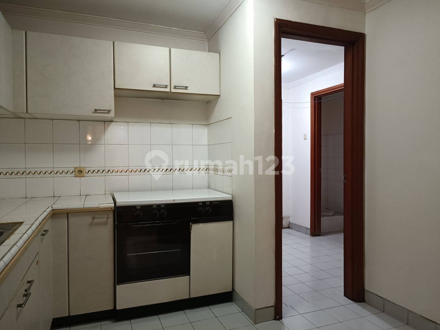 Mitra Oasis Residence - Орталық Джакартадағы кең 4 бөлмелі пәтер
