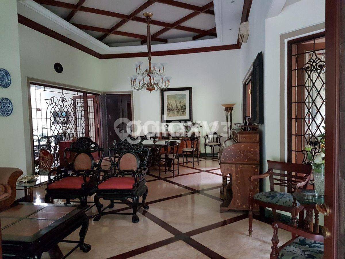Strategic Business Property in Surabaya City Center Near Raya Darmo