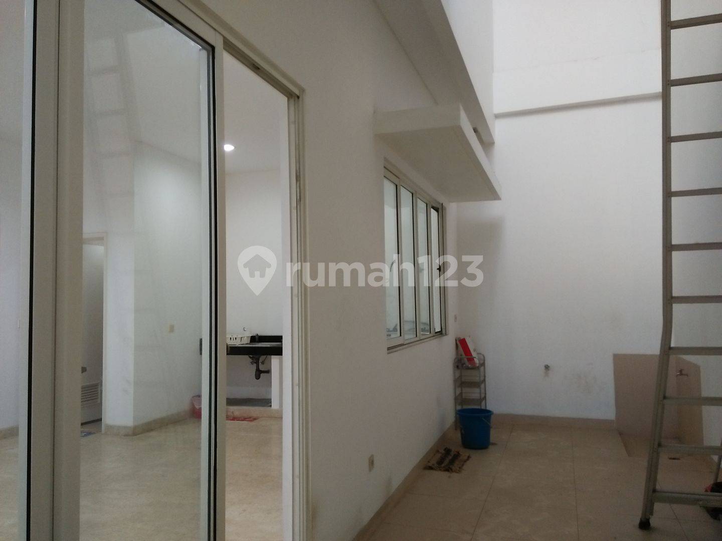 Newly Painted Ready-to-Move House with Pool View