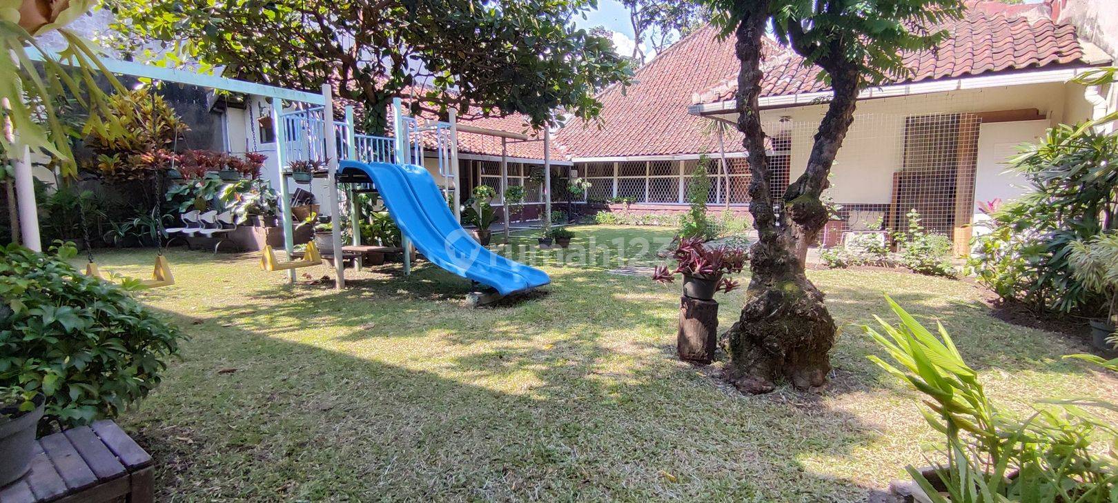 Riau Area Rental Property with Garden and 24-Hour Security