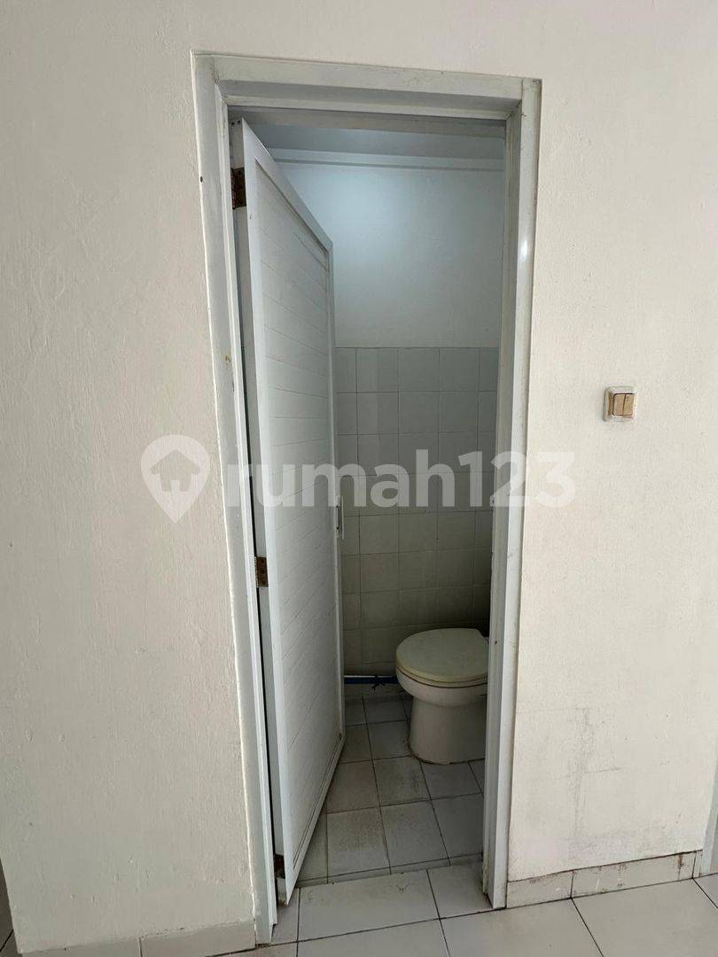 Taman Semanan Indah: 2-Story Shophouse with Boulevard Location