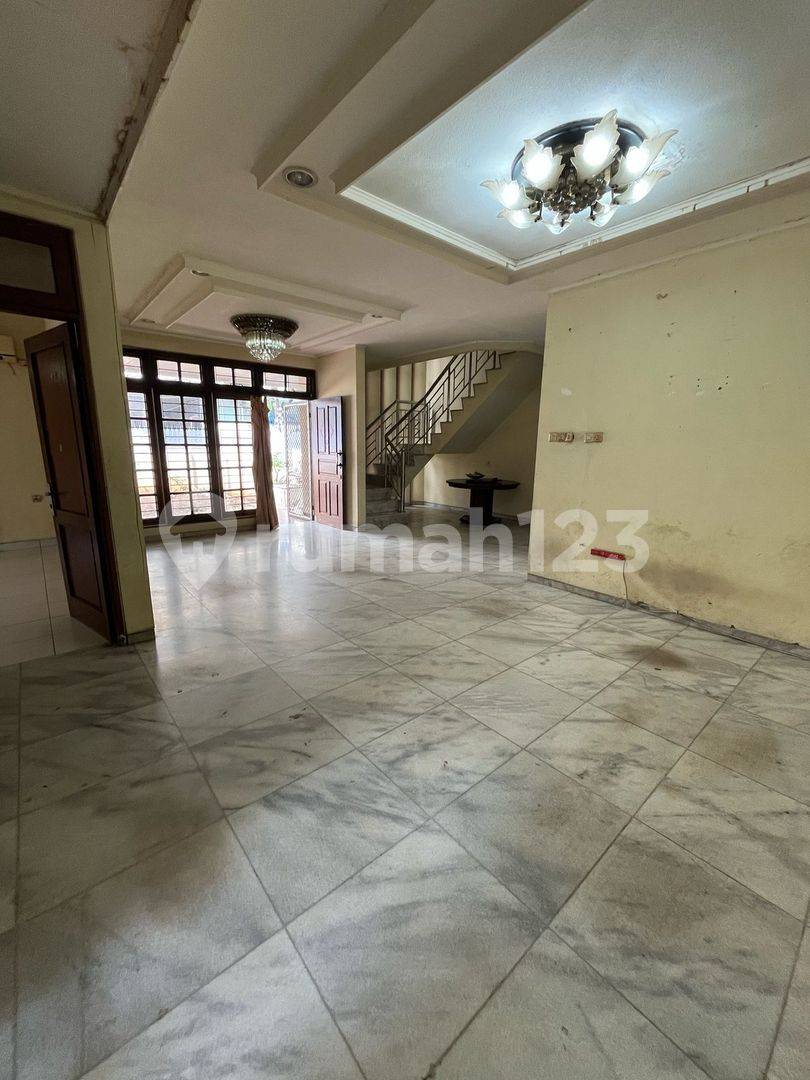 Antique House with East and South Facing, Spacious Layout