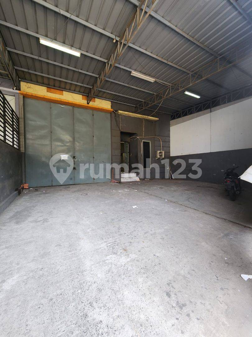 Furnished 2 bedrooms branz mega kuningan for rent