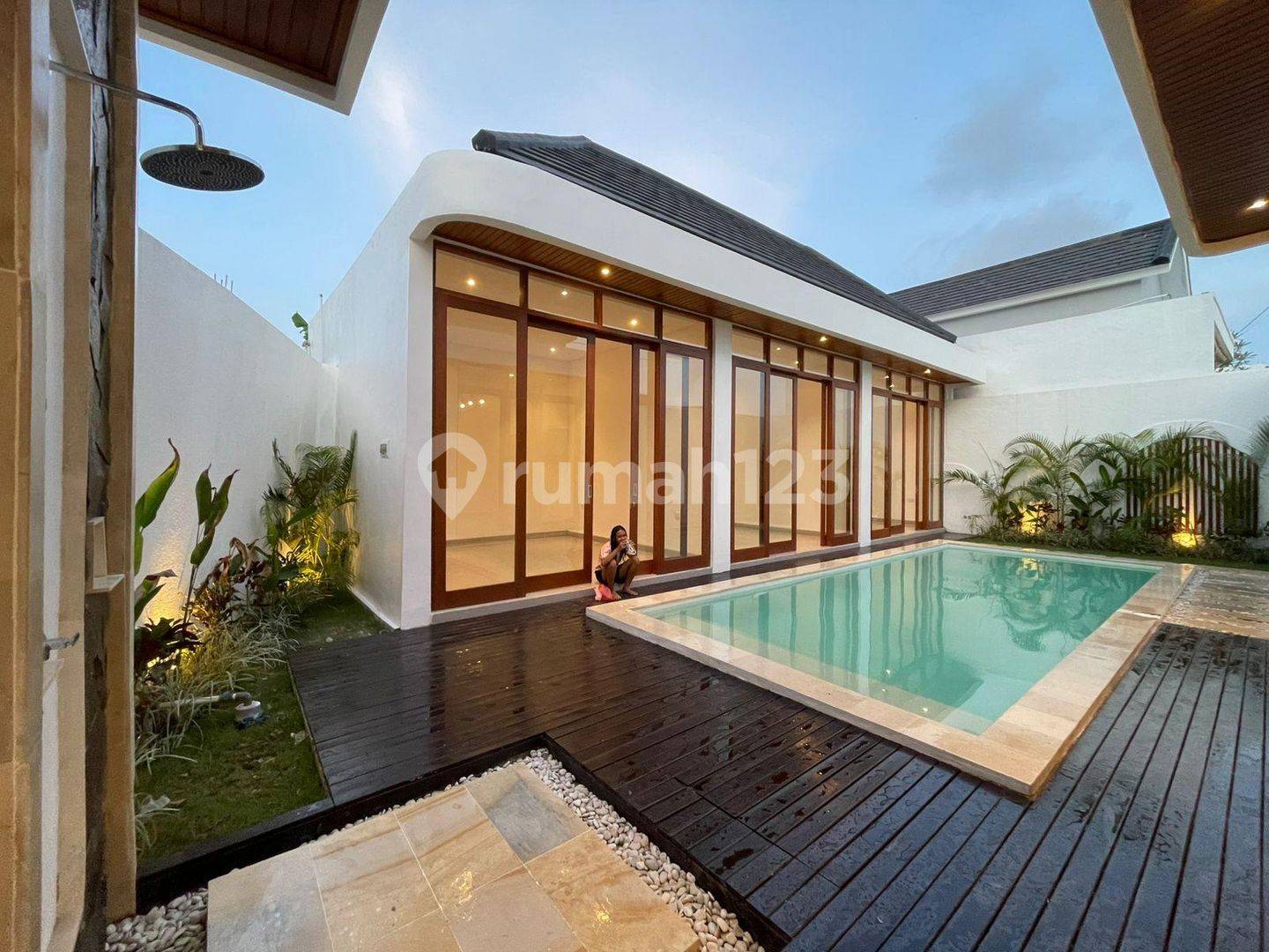 Tropical 3-Bedroom Villa Near Pantai Lima Beach – 2-Min Ride!