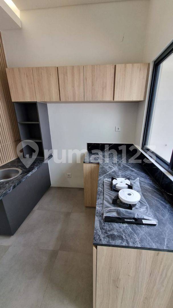 Modern 3-Bedroom Townhouse with Designer Features