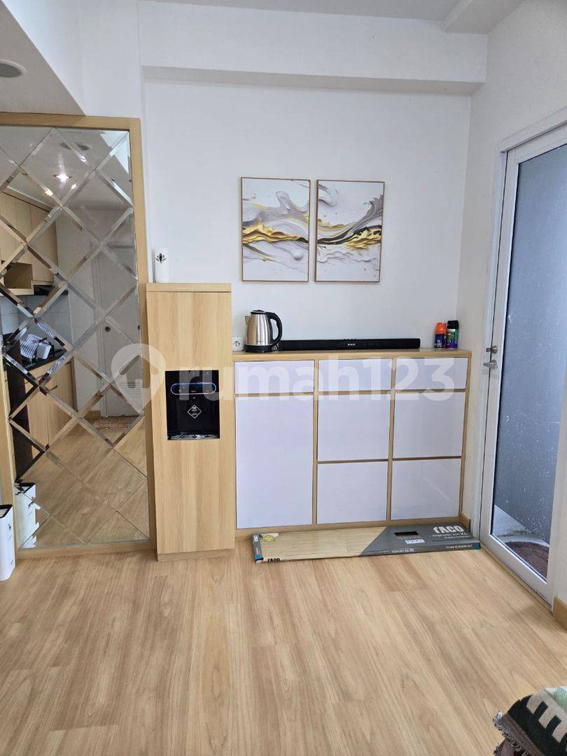 PIK 2-дегі көптеген мүмкіндіктері бар Токиодағы өзен жағалауындағы қолжетімді пәтер