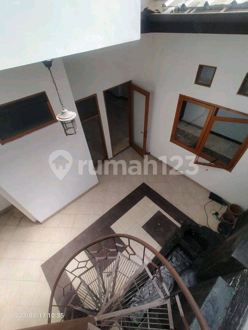 Batununggal Indah Property - Spacious 2-Story Home