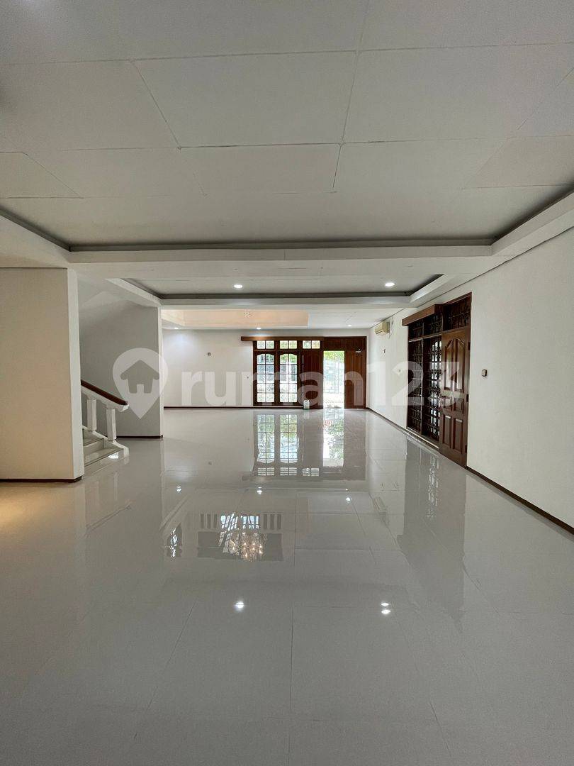 Spacious 2-Story House in Kebayoran Baru - Panglima Polim