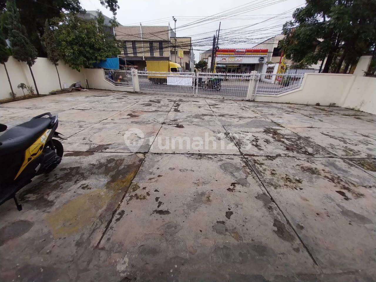 Large Commercial Space Near Major Highways and Malls