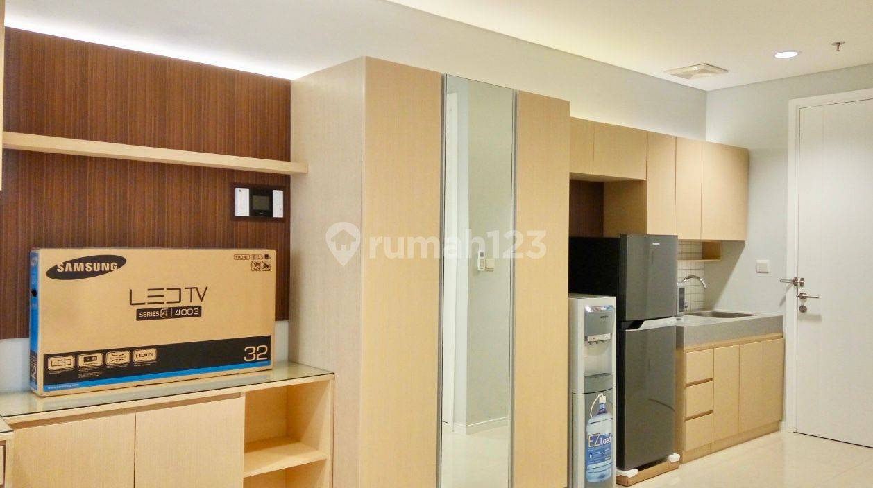 Walkable to Campus! Fully Furnished Move-in Ready Apartment