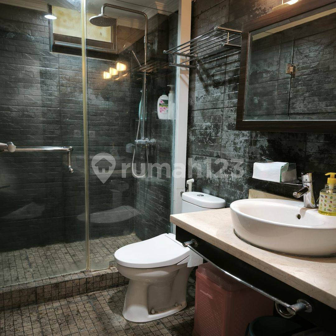 2 Bedroom Apartment in Taman Anggrek, Strategic Location in West Jakarta