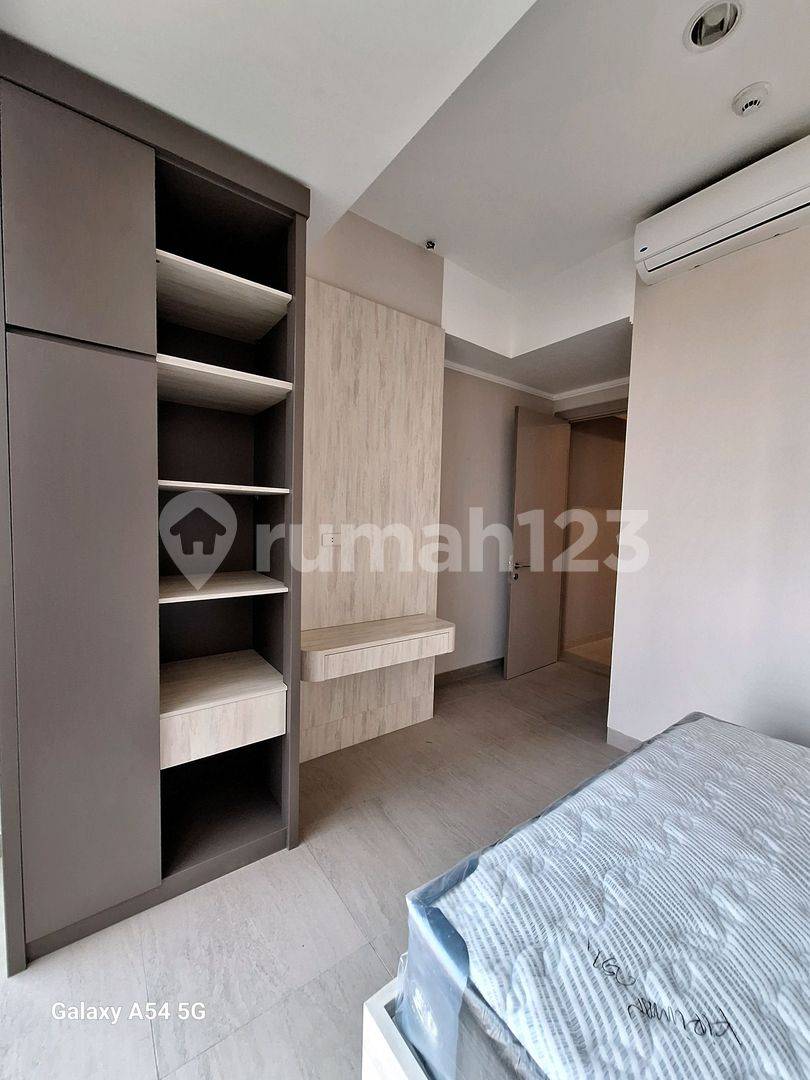 2BR Furnished Apartment on 33rd Floor