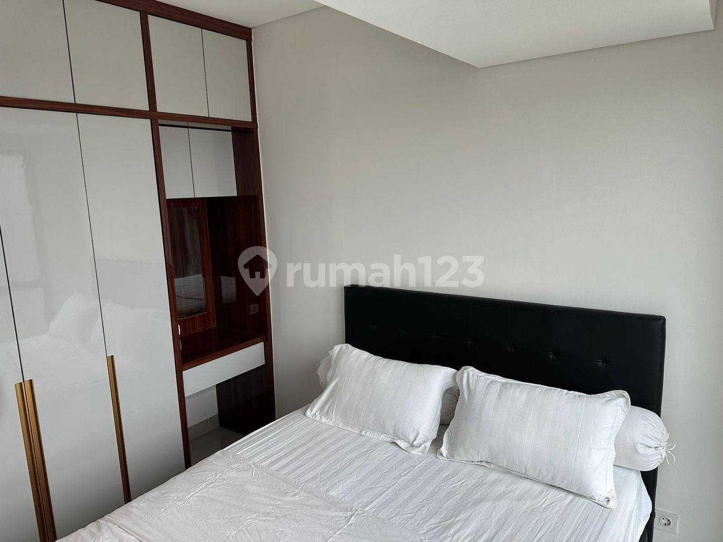 Fully Furnished Pet-Friendly Apartment with Comprehensive Facilities