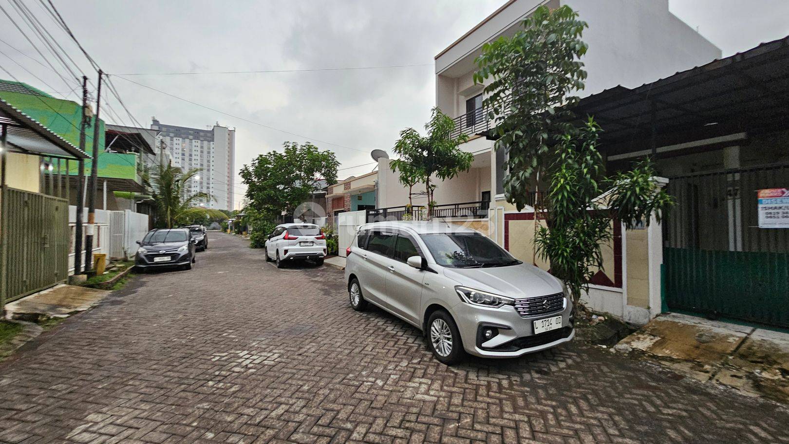 One Gate System Property Near Universities with 24/7 Security