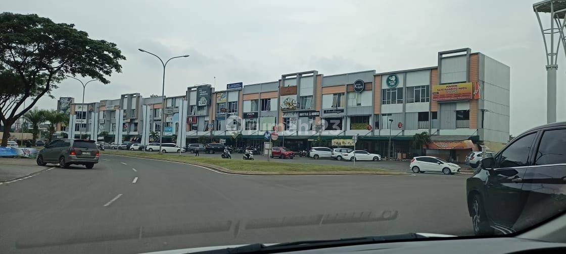 3-Story Commercial Shophouse in Strategic Location near Gading Serpong and BSD